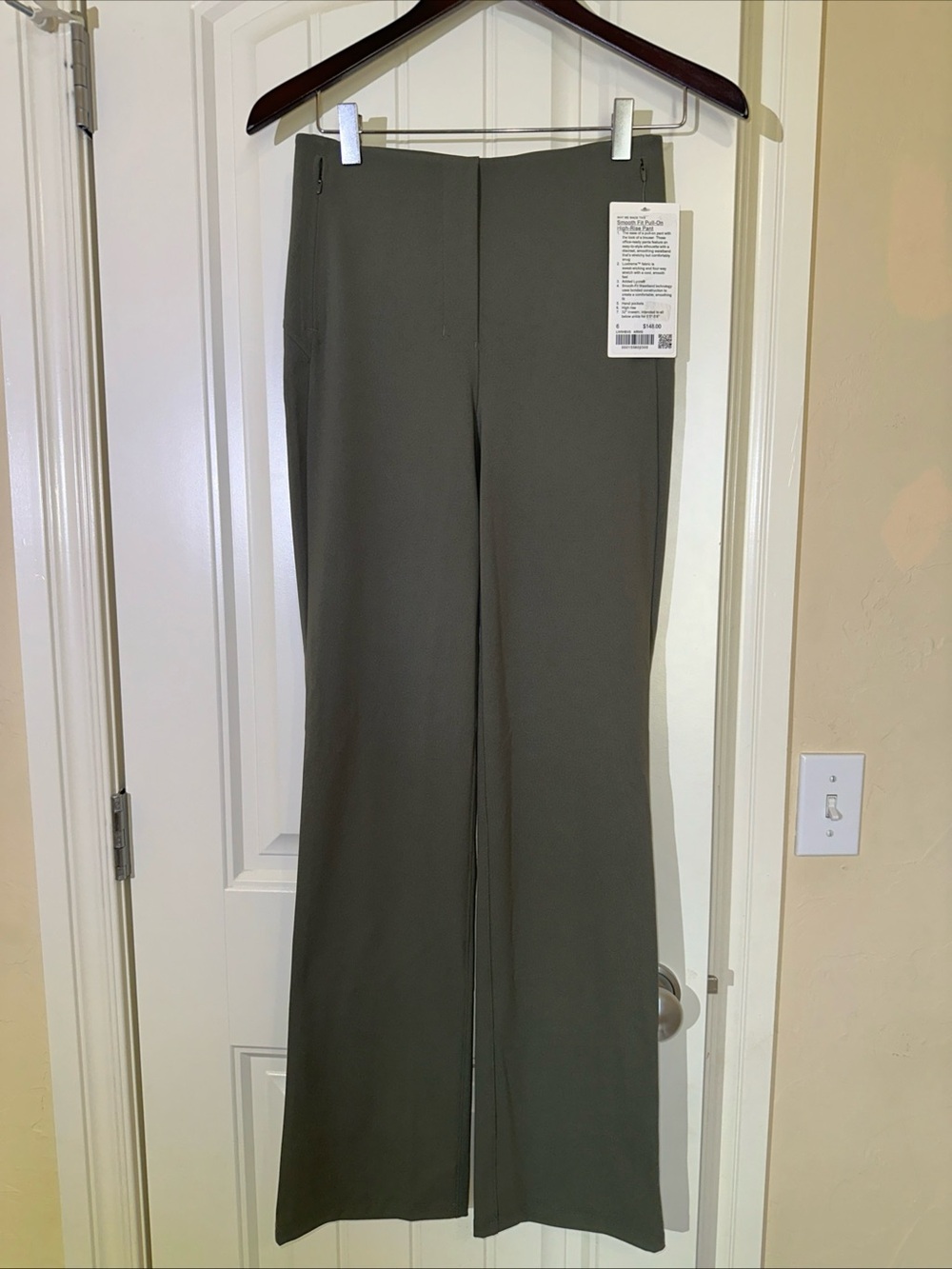 Lululemon Smooth Fit Pull-On High-Rise Pant Size 6 Green NWT
